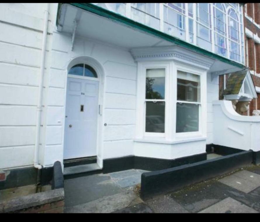 Beautiful One Bedroom Ground Floor Apartment With Parking Exeter Exteriér fotografie