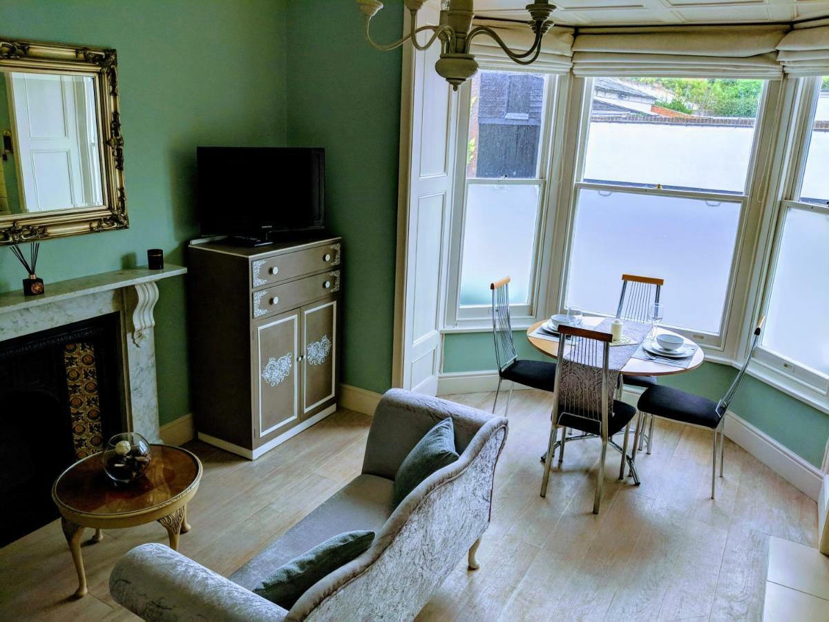 Beautiful One Bedroom Ground Floor Apartment With Parking Exeter Exteriér fotografie